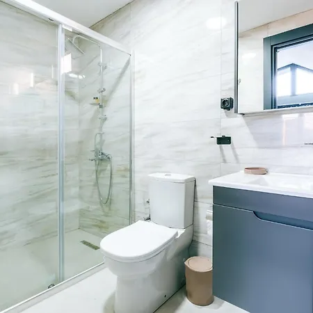 Heated Pool Bungalow With Garden In *