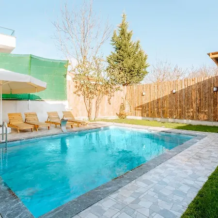 Heated Pool Bungalow With Garden In Nyaraló Sapanca